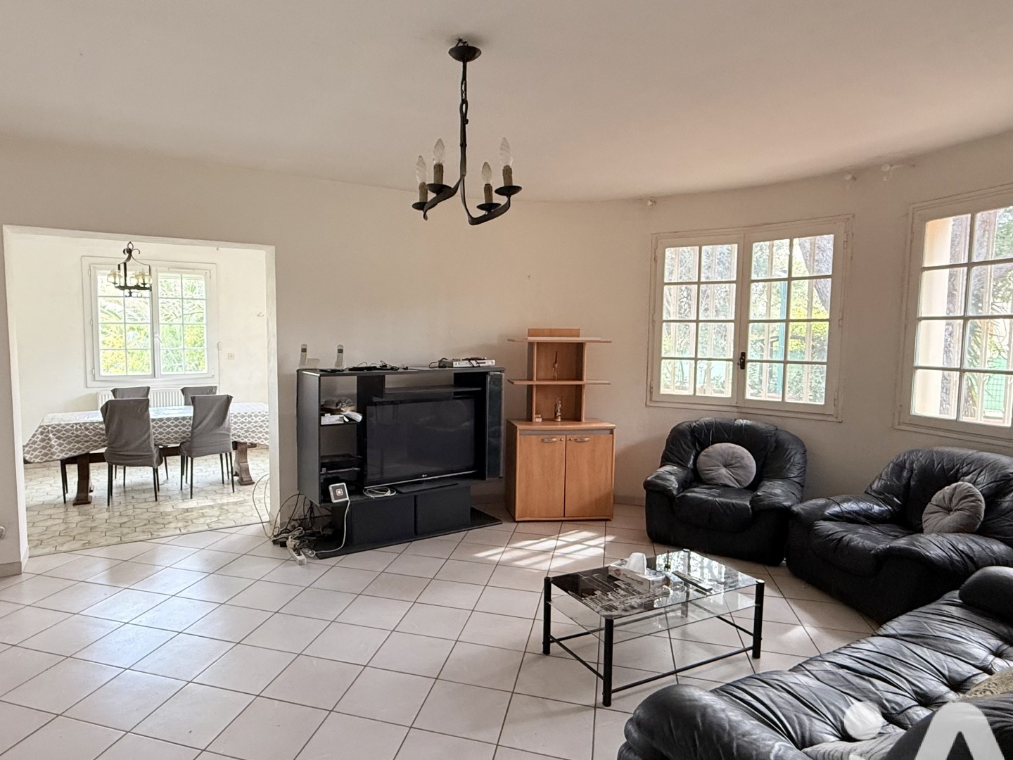 Maison à vendre - 7 pièces - 195m2 - Six-Fours-Les-Plages (83140)