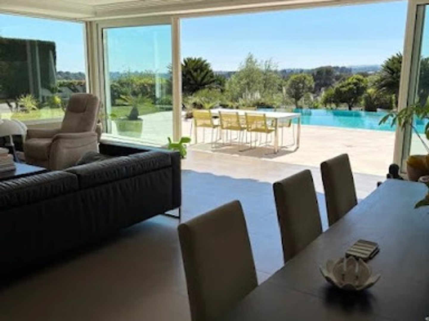 Maison à vendre - 5 pièces - 205m2 - Villeneuve-Loubet (06270)