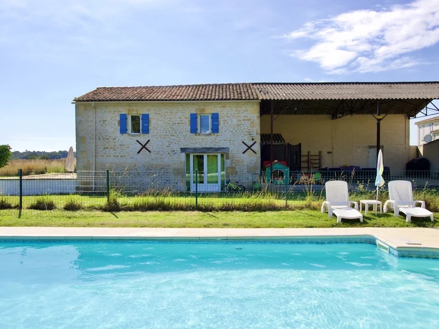 Maison à vendre - 22 pièces - 550m2 - Gémozac (17260)