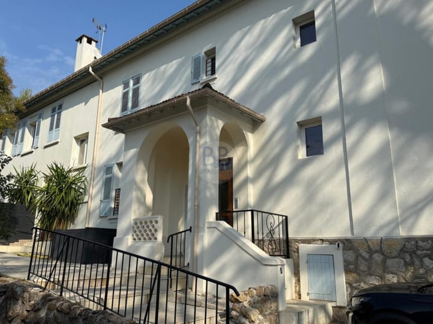 Immeuble à vendre - 40 pièces - 740m2 - Cannes (06150)