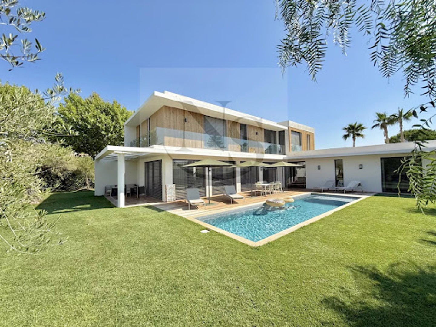 Villa 8 pièces 250 m²