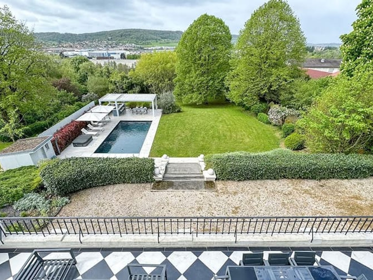 Maison à vendre - 11 pièces - 330m2 - Besançon (25000)
