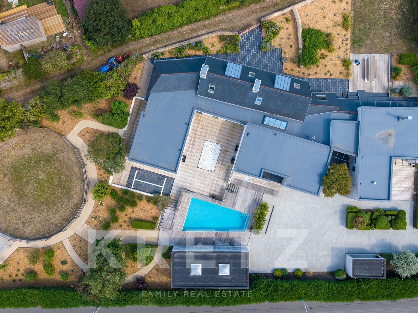 À vendre - Propriété de caractère avec vue mer, accès direct à la plage et prestations haut de gamme