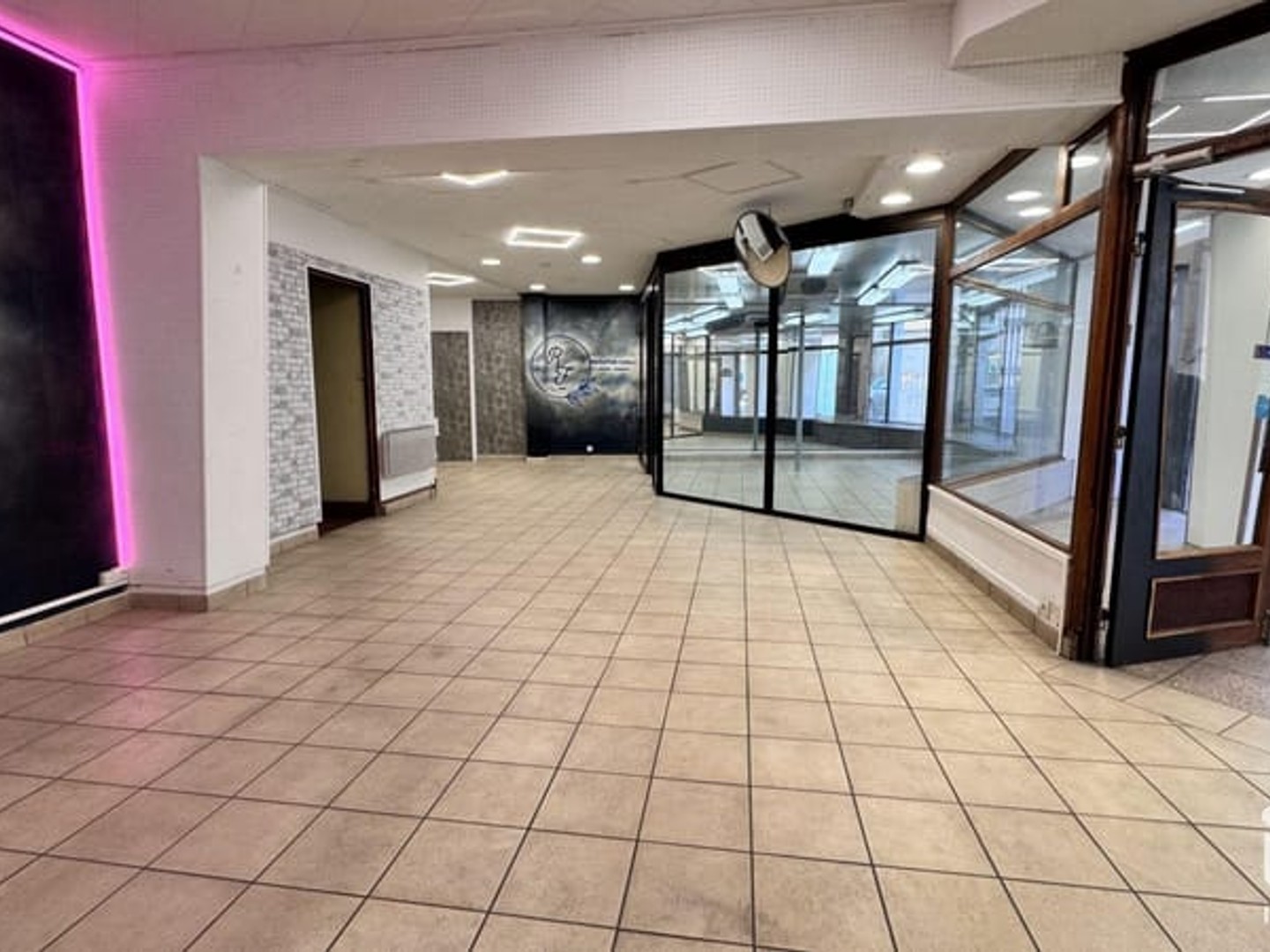 Magasin à vendre - 144m2 - Moirans (38430)