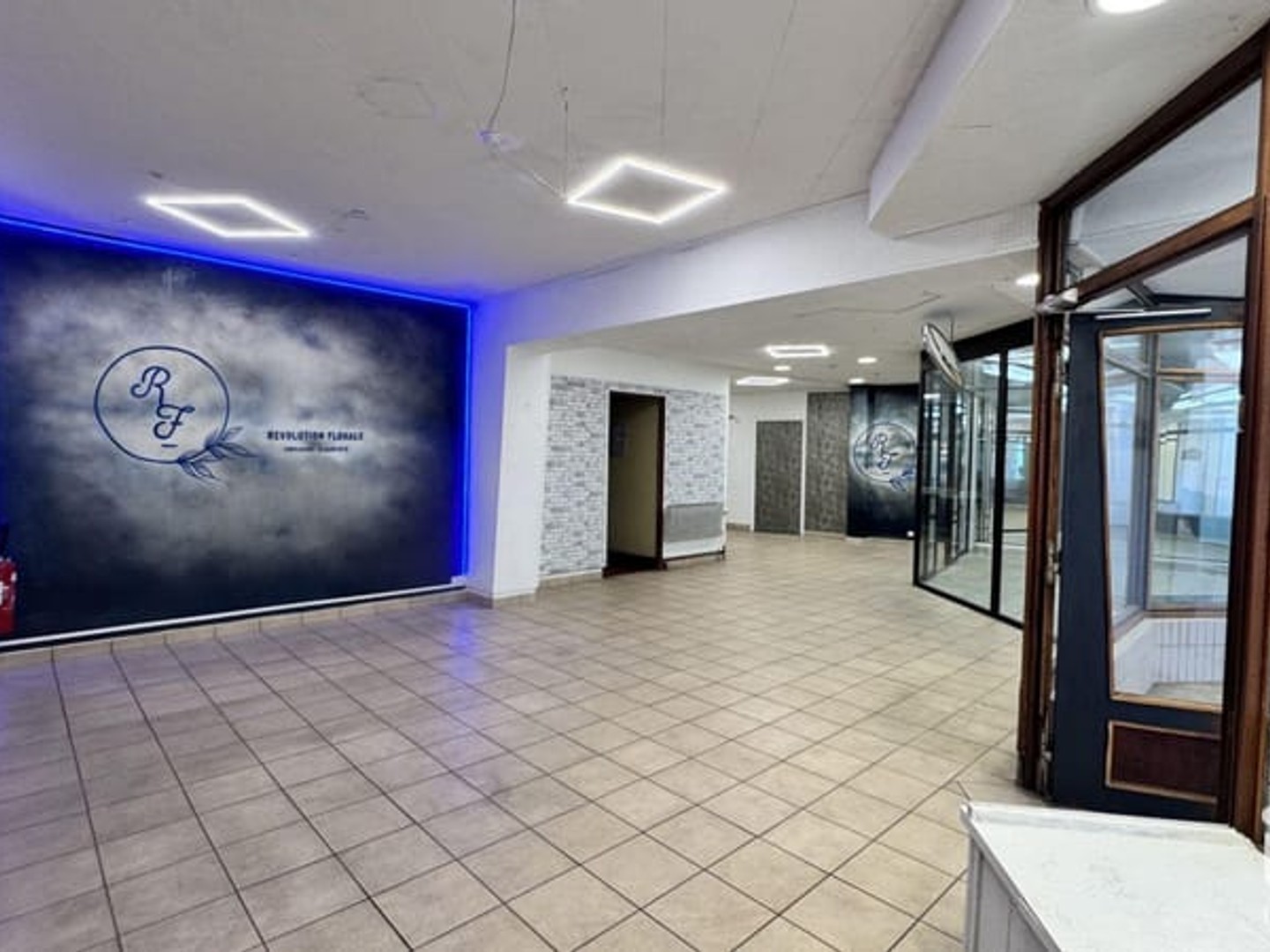 Magasin à vendre - 144m2 - Moirans (38430)