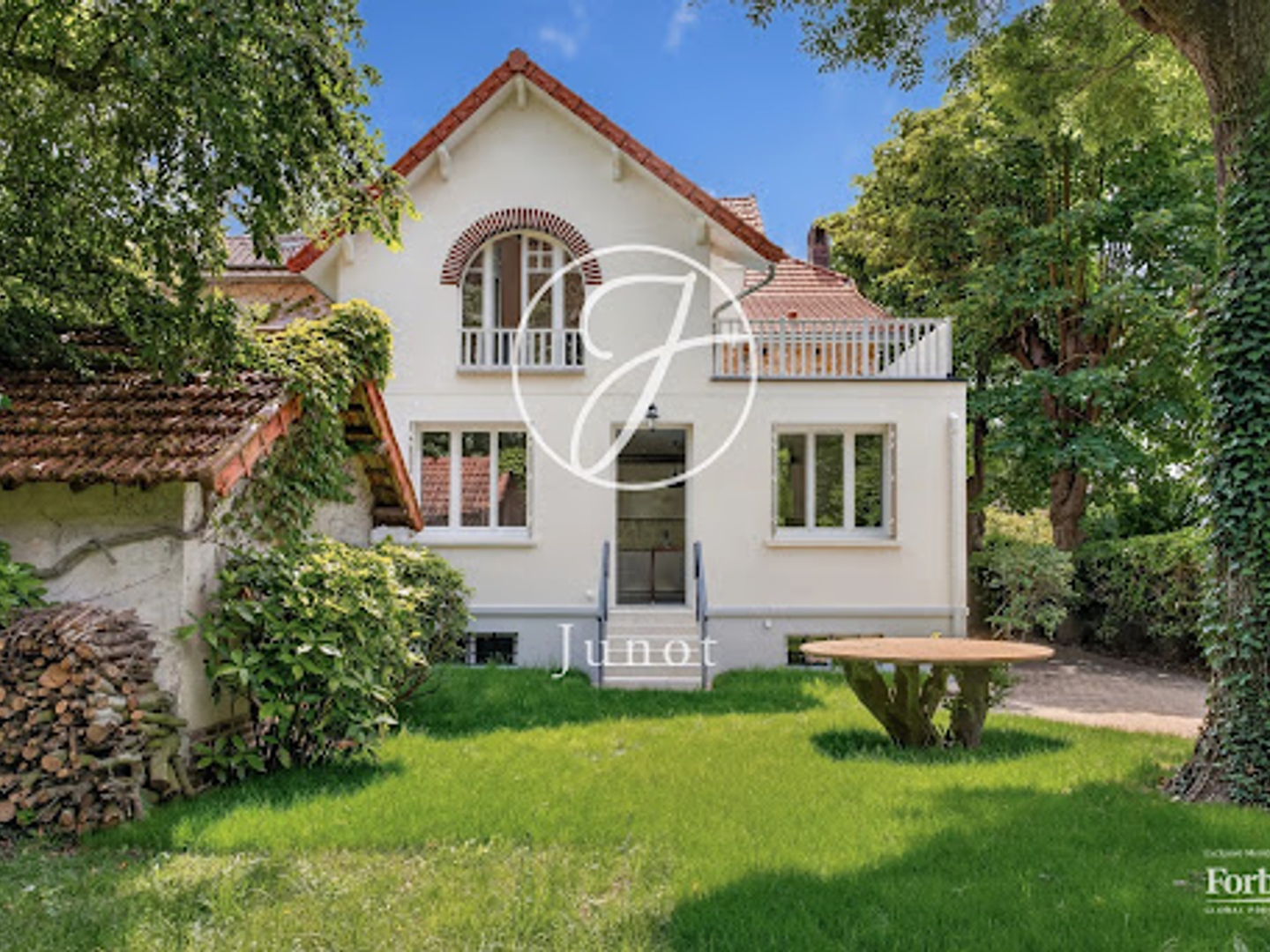 Maison 8 pièces 279 m²