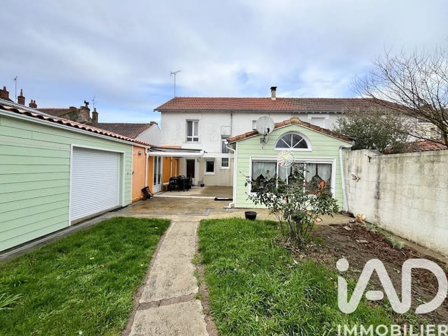 Maison à vendre - 6 pièces - 163m2 - La Roche-Sur-Yon (85000)