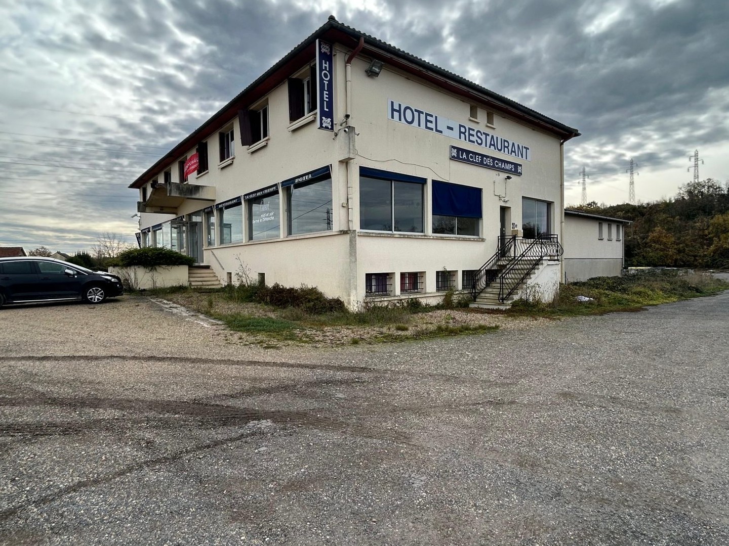 Local commercial 18 pièces