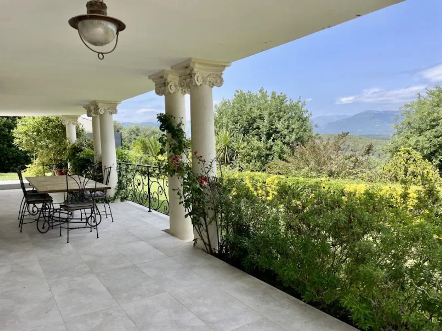 Villa 8 pièces 280 m²