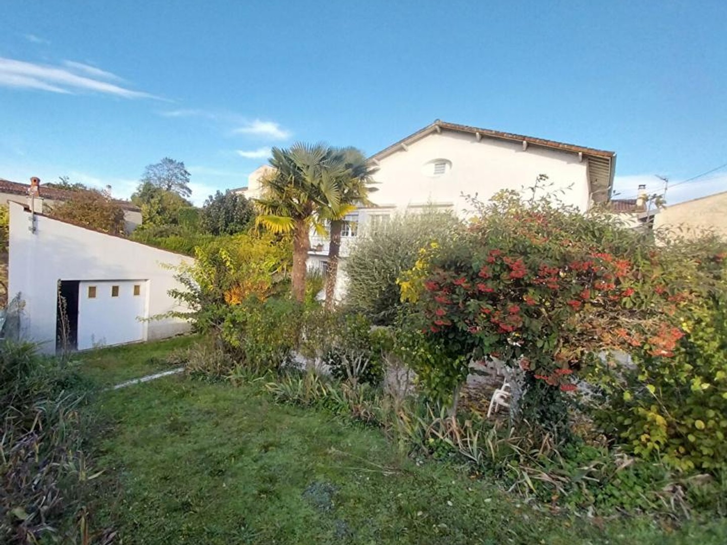 Maison à vendre - 5 pièces - 93m2 - Saintes (17100)
