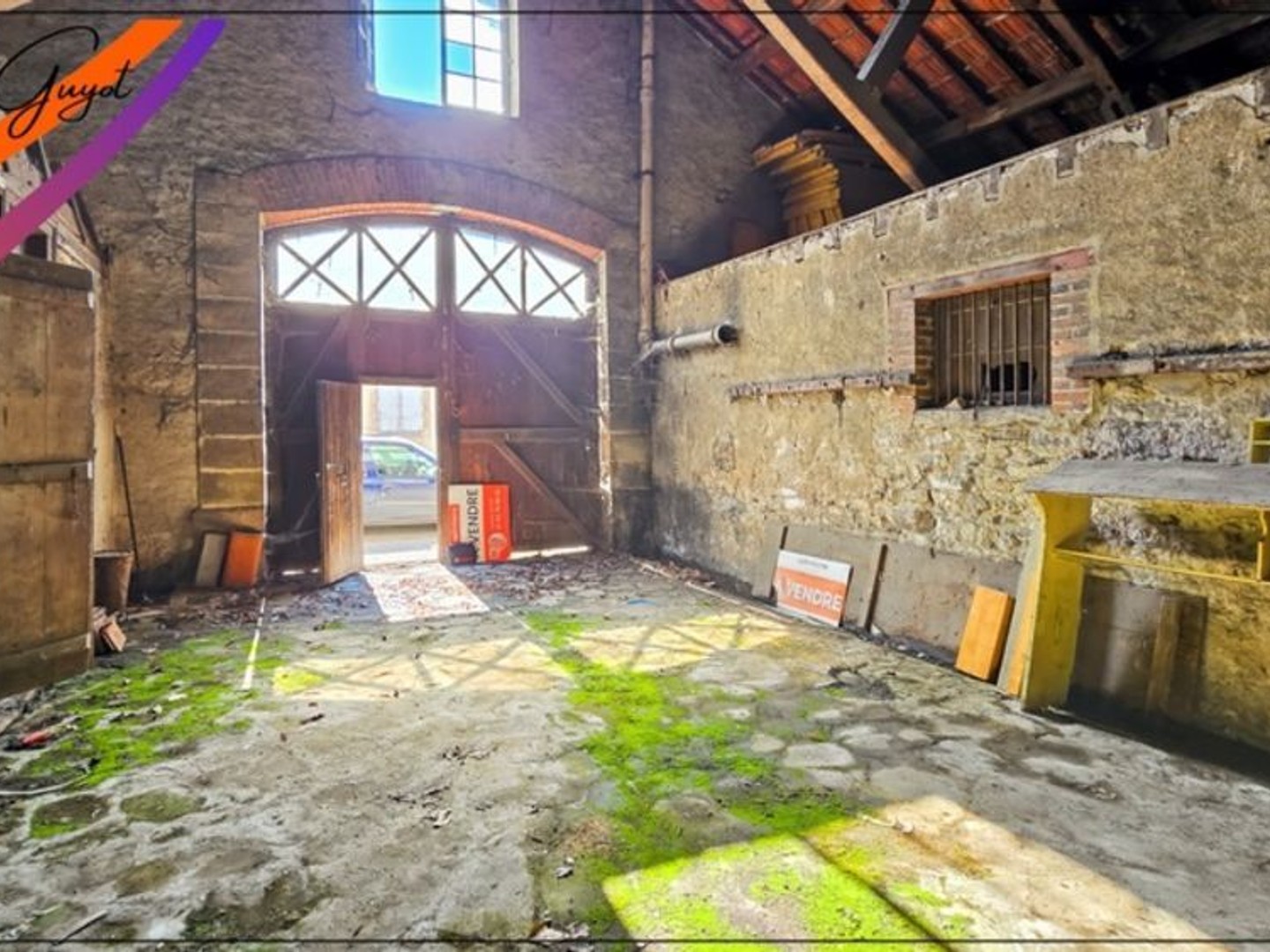 Locaux à vendre - 1 pièce - 300m2 - Souvigny (03210)