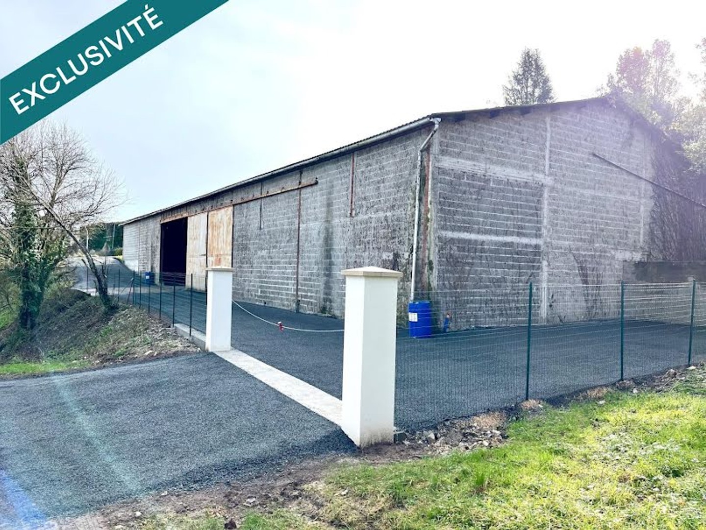Parking / garage / box à vendre - 675m2 - Castillonnès (47330)