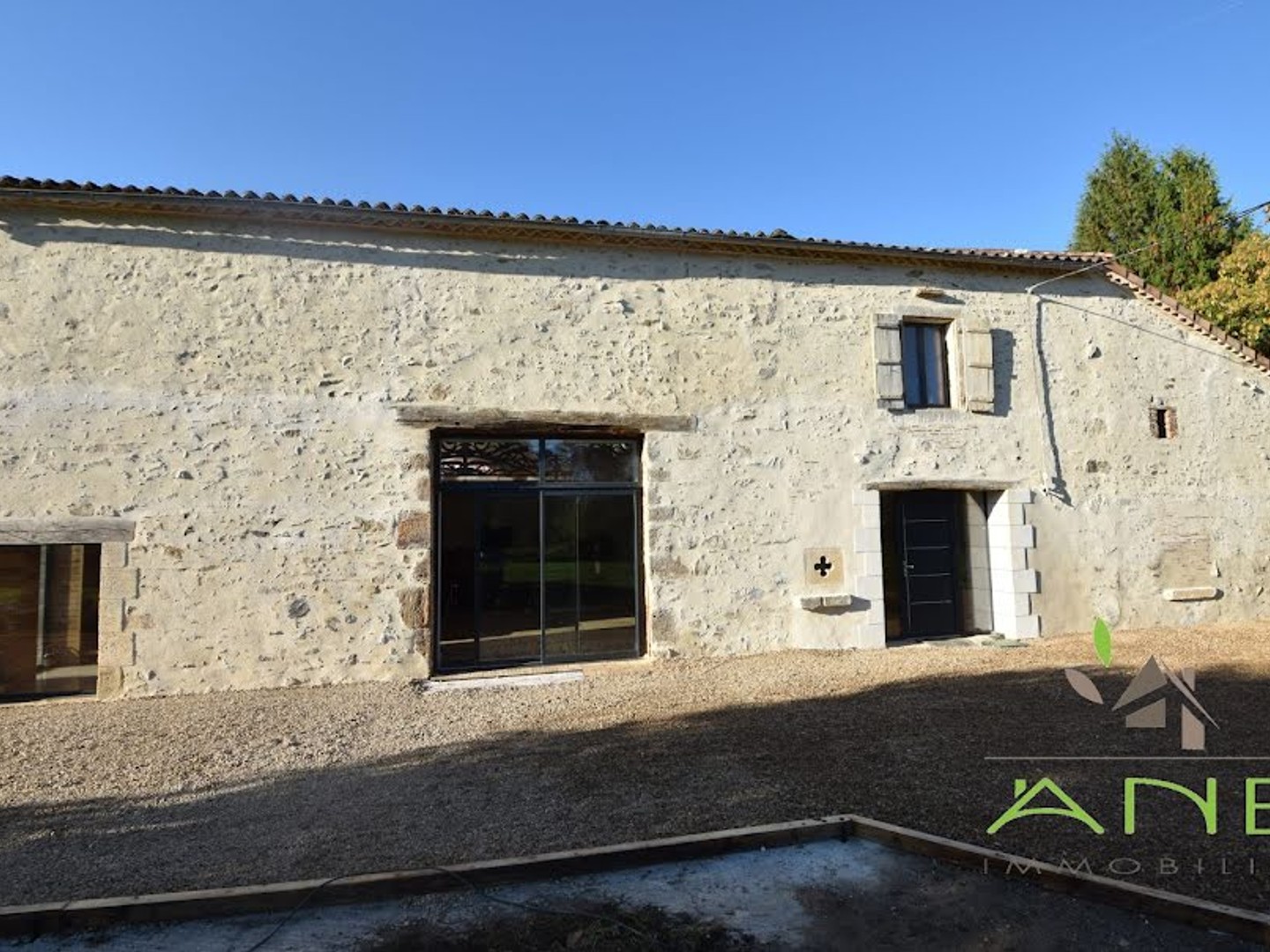 Maison à vendre - 6 pièces - 280m2 - Écuras (16220)