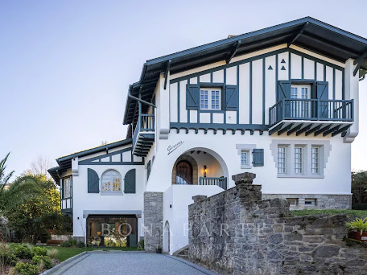Maison 11 pièces 390 m²