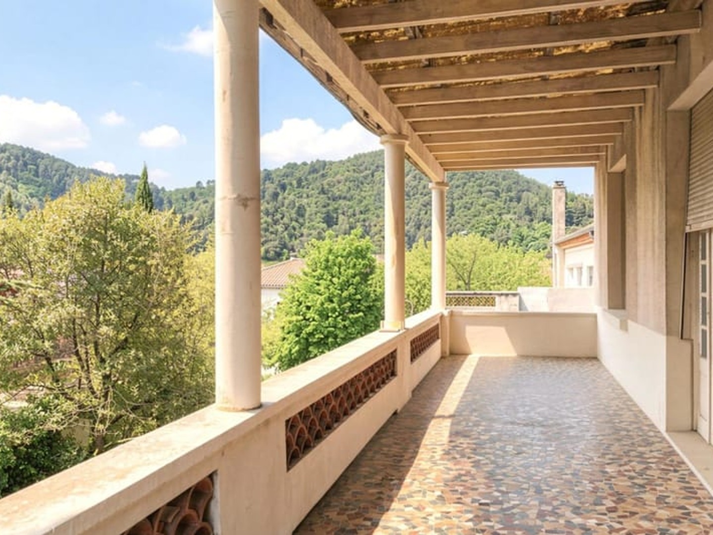 Immeuble à vendre - 8 pièces - 217m2 - Vals-Les-Bains (07600)