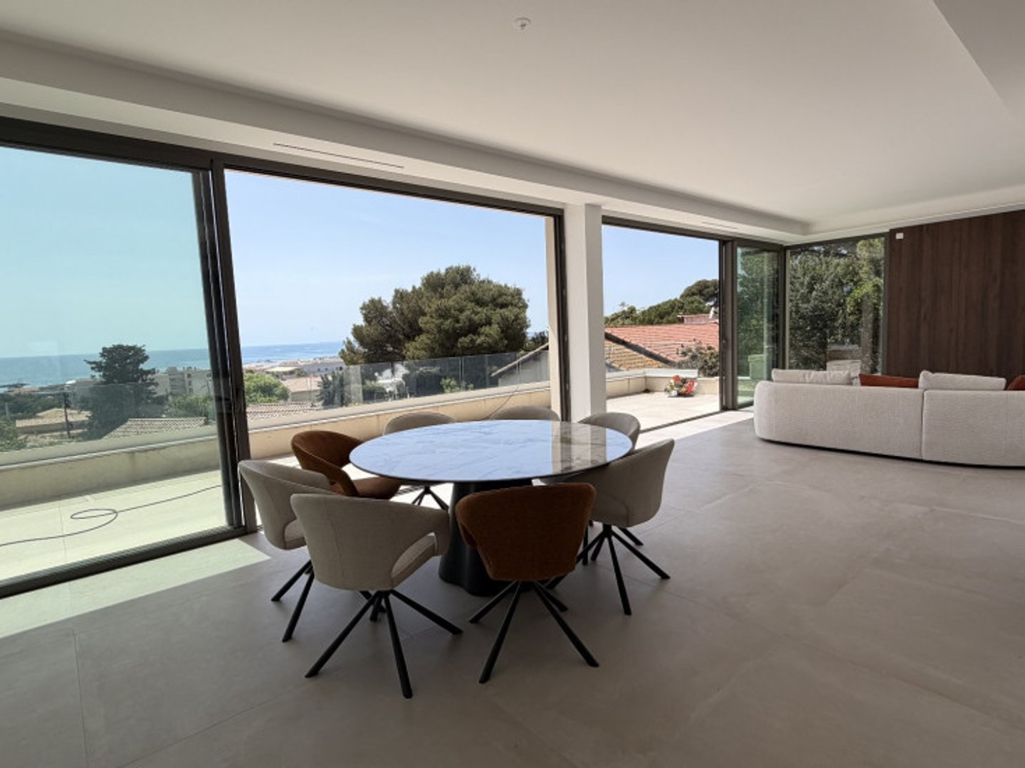 Maison contemporaine 4 pièces 190 m²