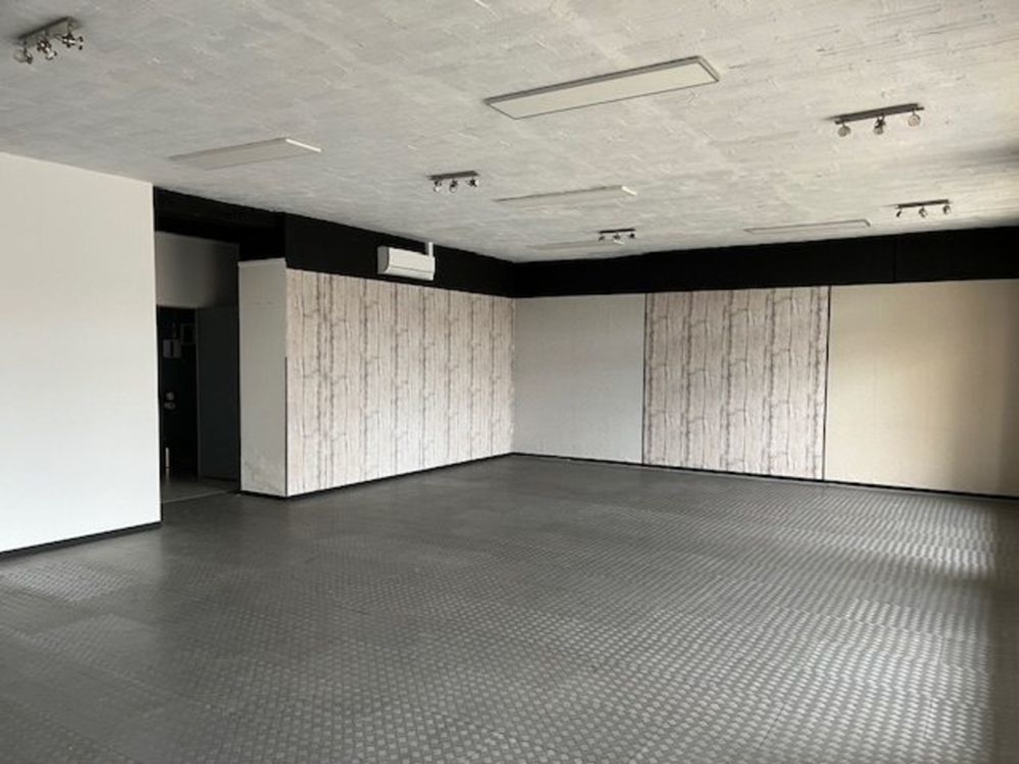 Immeuble à vendre - 1000m2 - Confolens (16500)