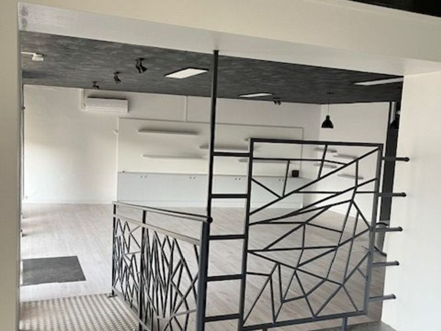 Immeuble à vendre - 1000m2 - Confolens (16500)