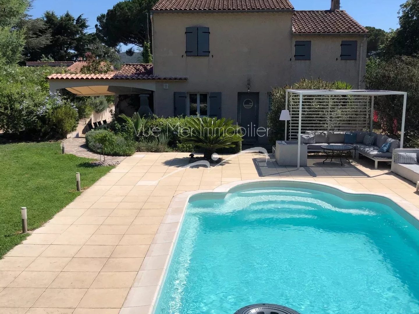 Maison à vendre - 6 pièces - 124m2 - Bormes-Les-Mimosas (83230)