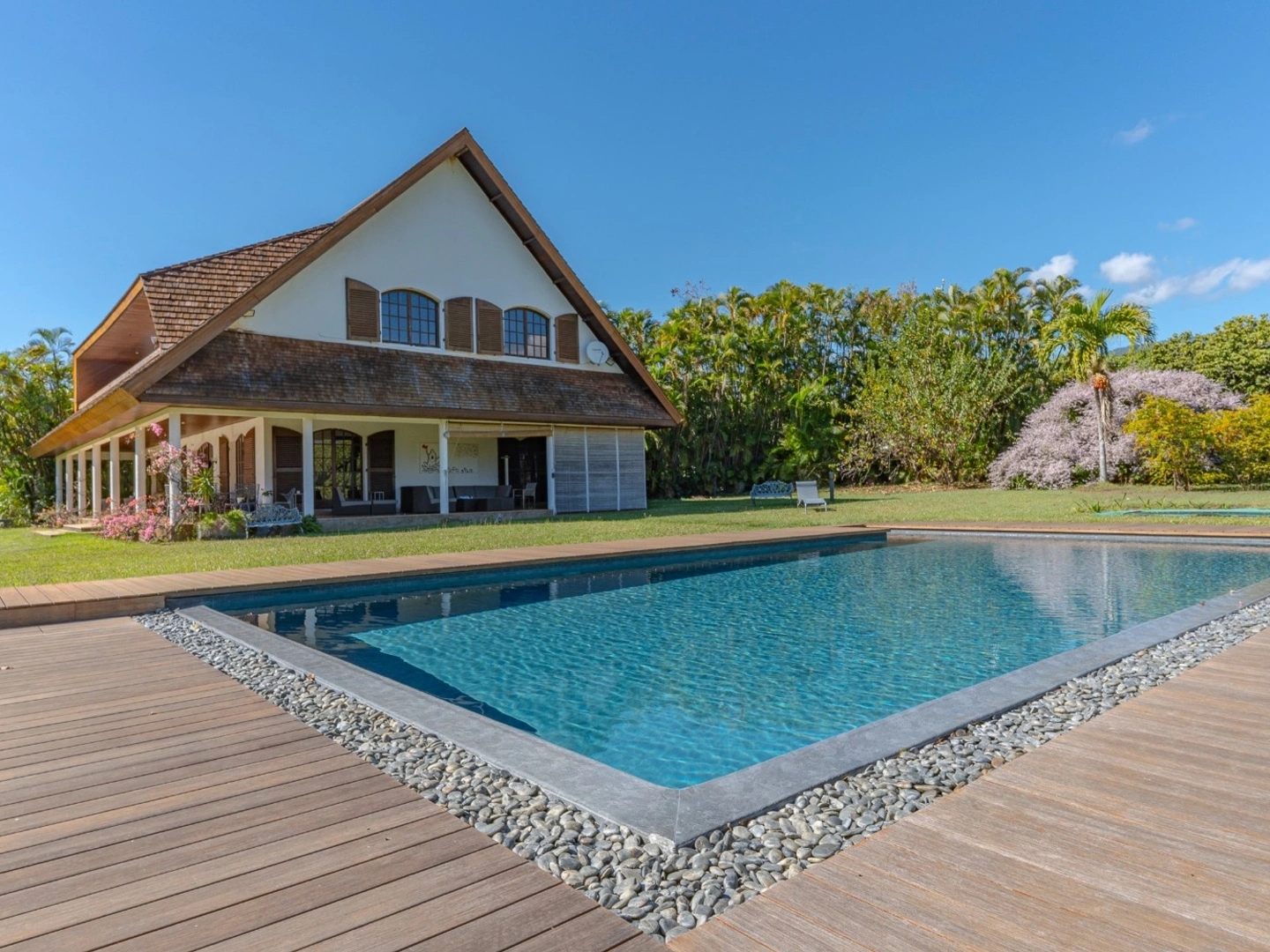 Maison 9 pièces 365 m²