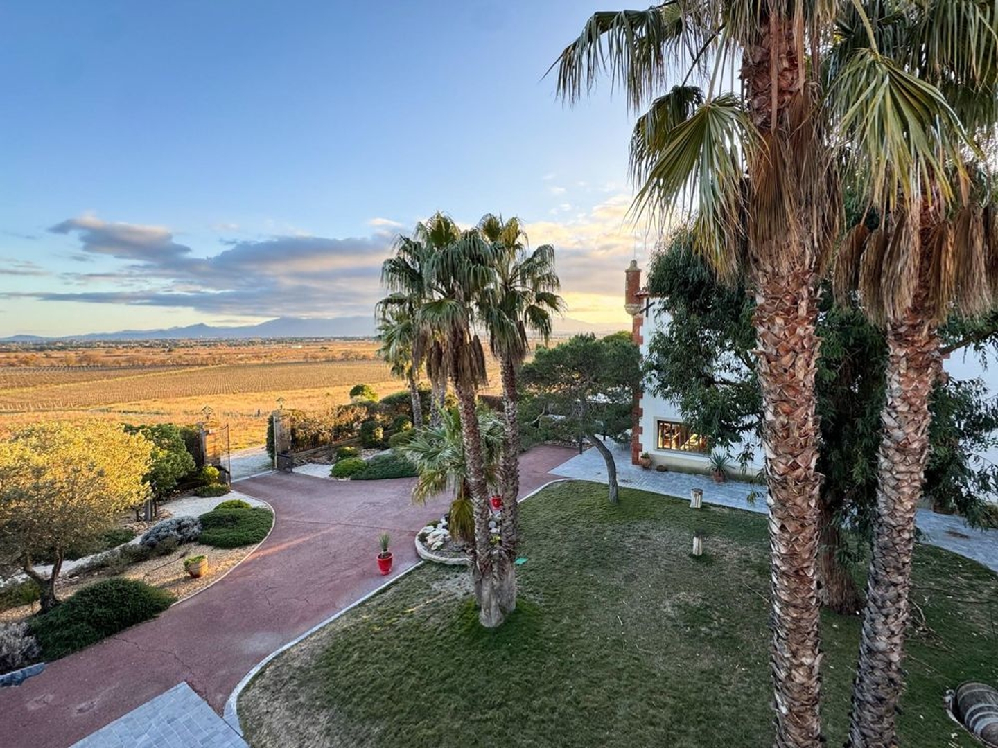 Maison à vendre - 1497m2 - Cabestany (66330)