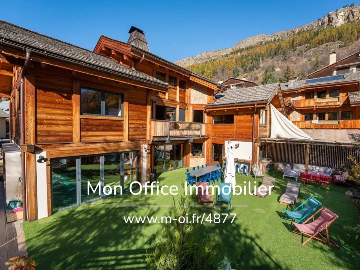 Maison à vendre - 9 pièces - 400m2 - Le Monêtier-Les-B... (05220)