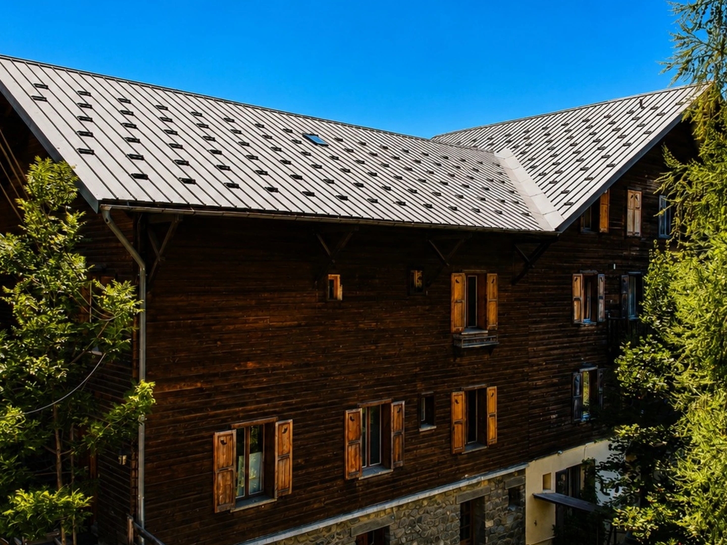 Maison à vendre - 30 pièces - 828m2 - Embrun (05200)