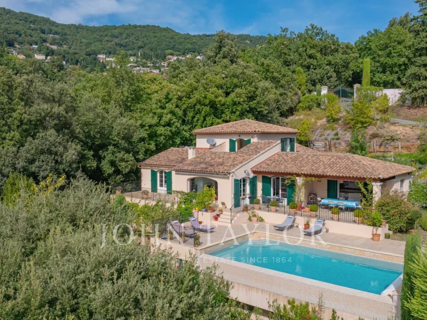 Grasse - Villa provençale dans un petit domaine au calme absolu