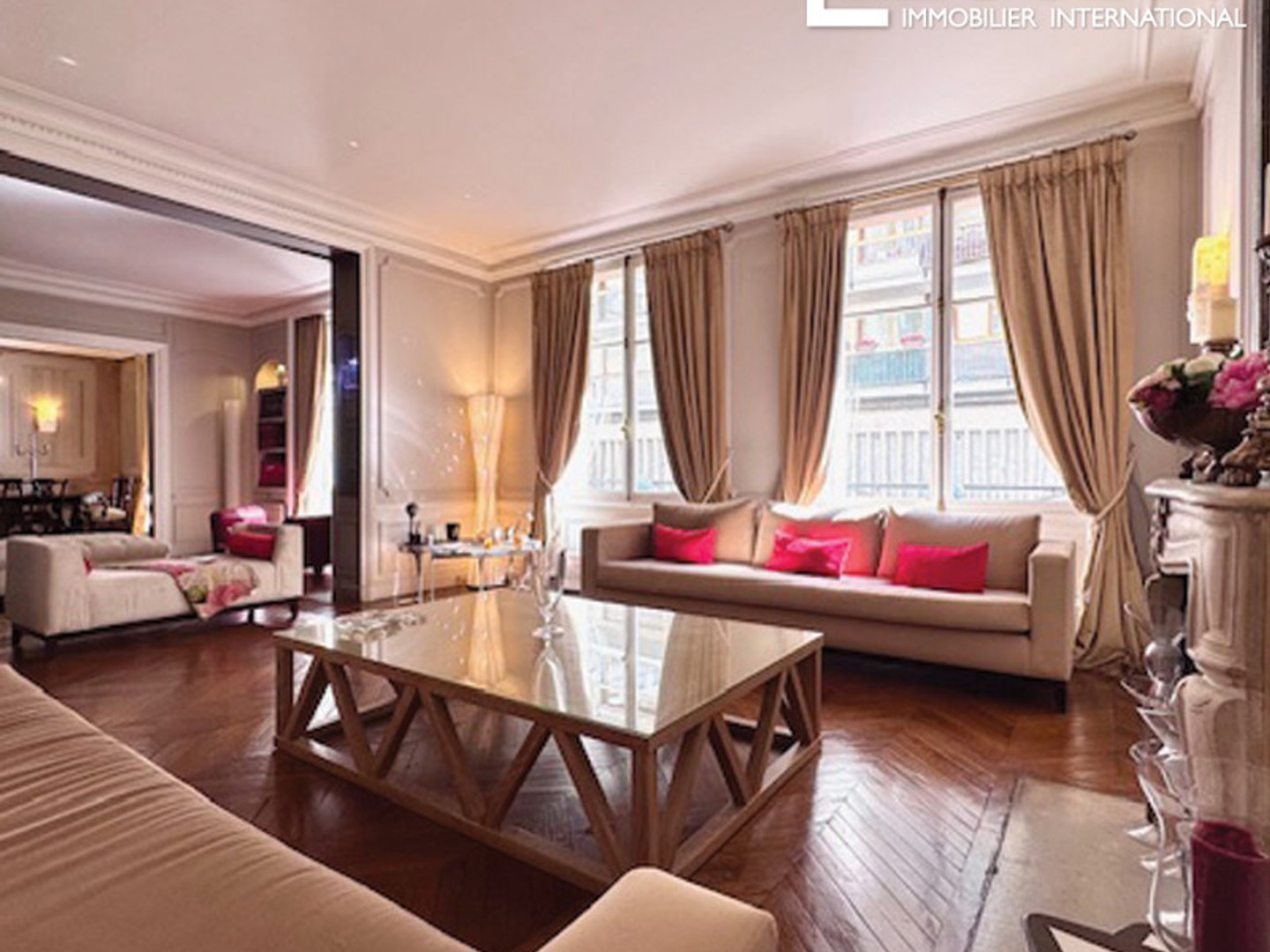 Appartement à vendre - 7 pièces - 242m2 - Paris 16e (75016)