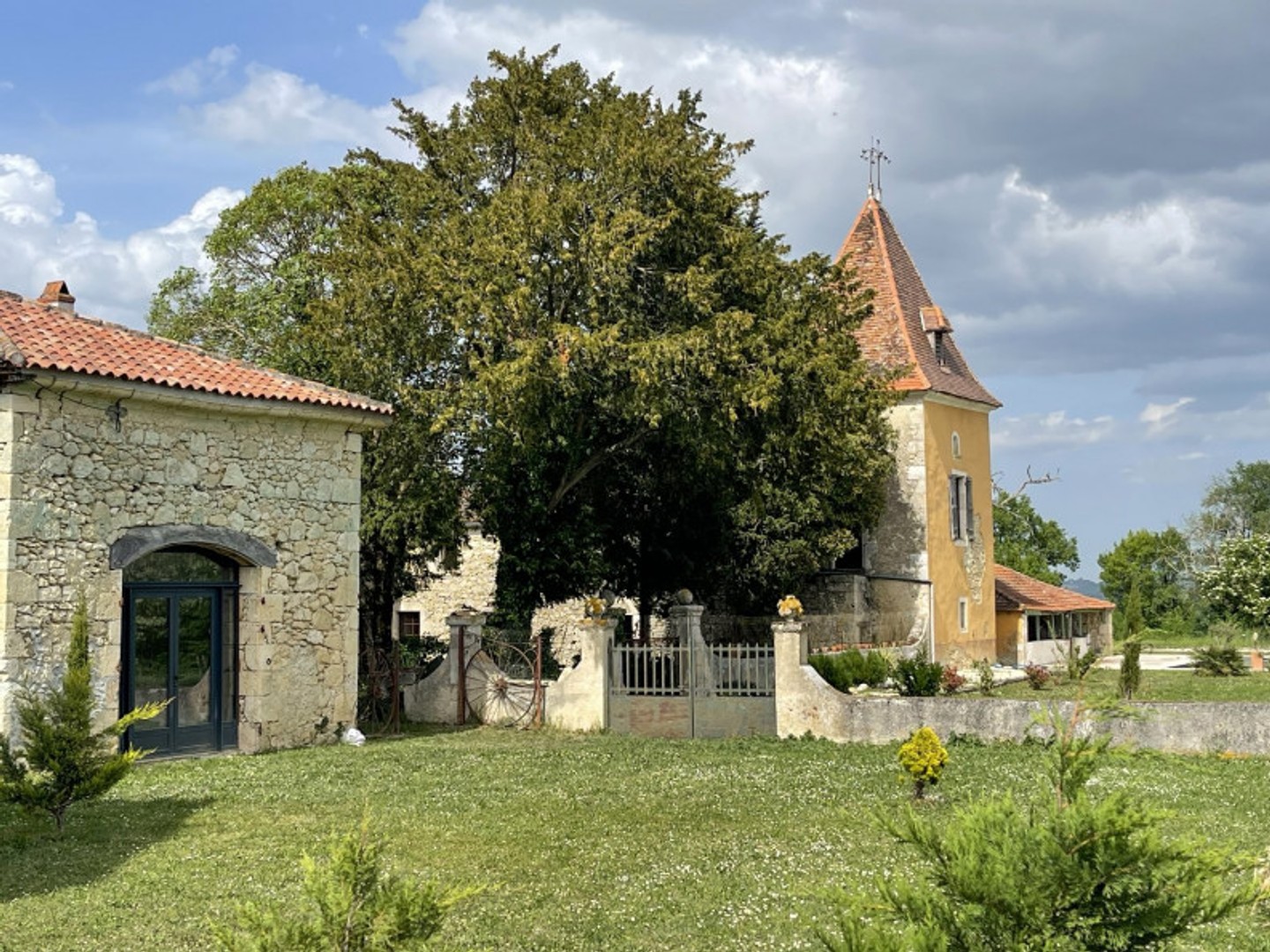 Maison à vendre - 6 pièces - 247m2 - Condom (32100)