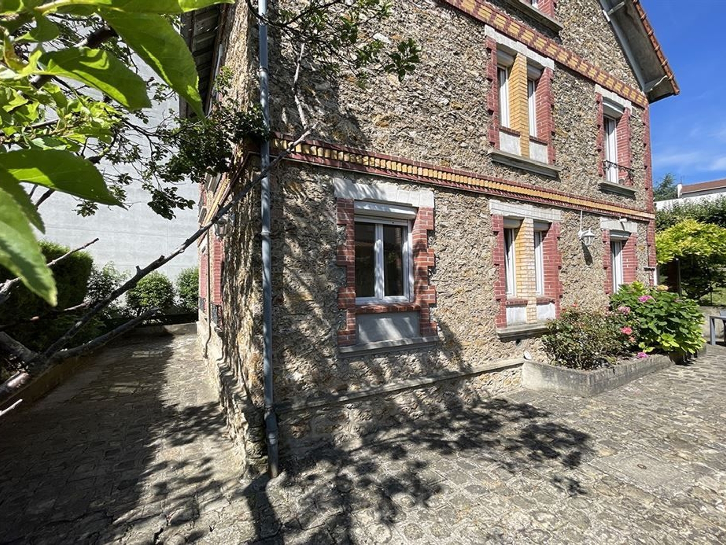 Maison à vendre - 9 pièces - 205m2 - Chaville (92370)