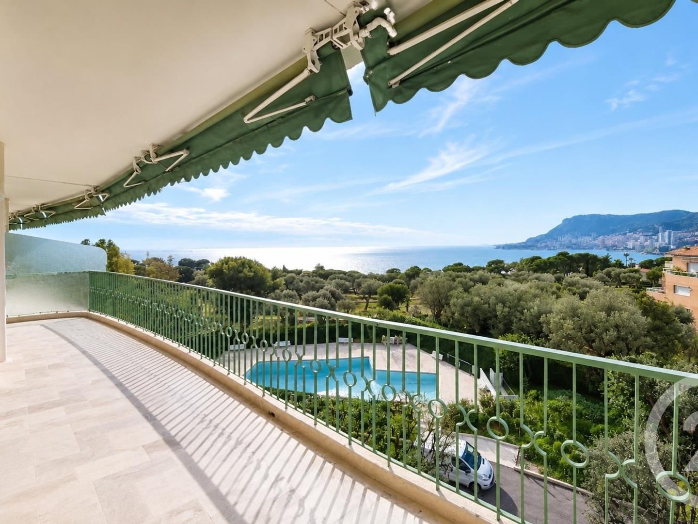 Appartement à vendre - 4 pièces - 127m2 - Roquebrune-Cap-Ma... (06190)