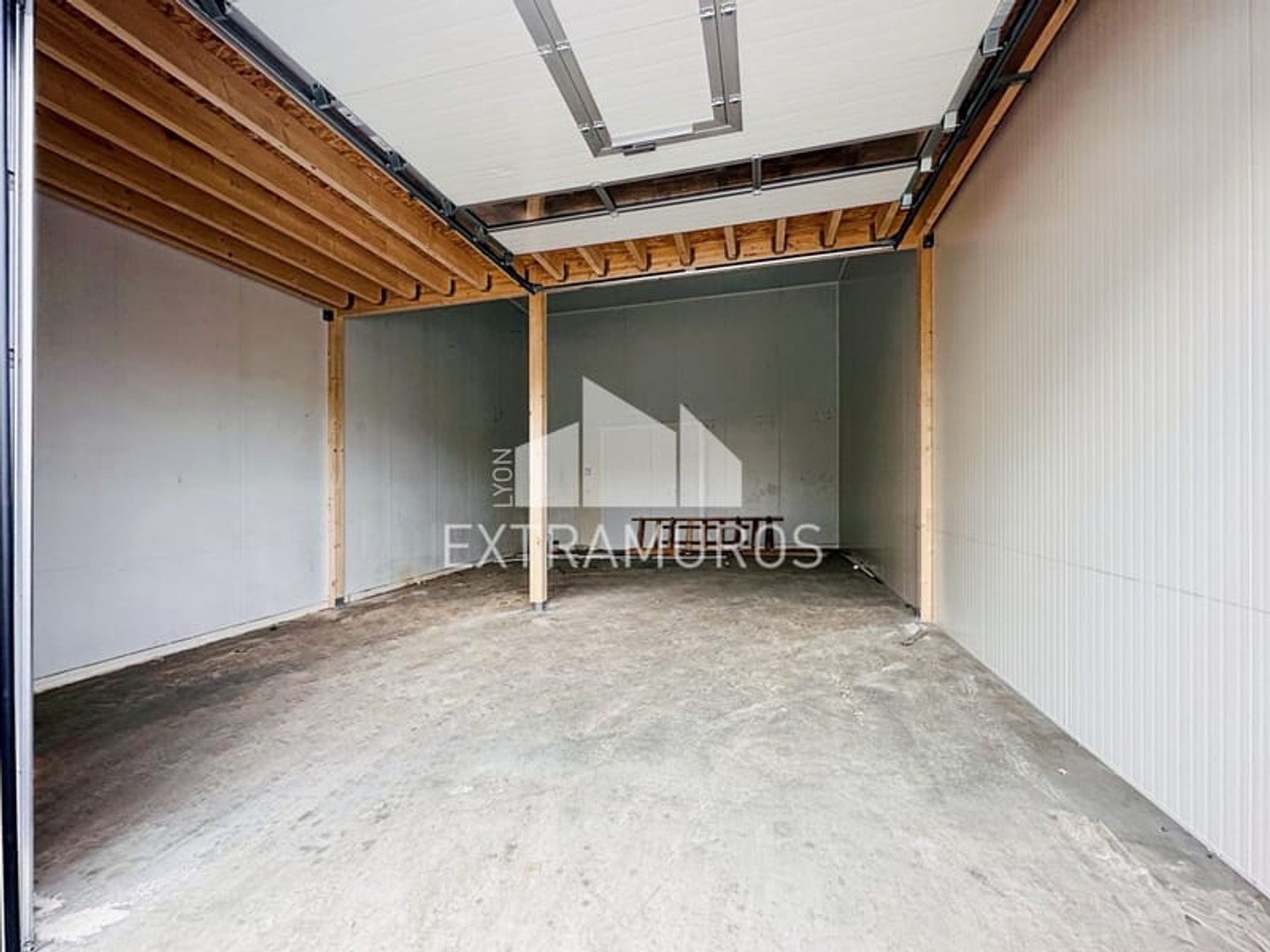 Locaux à vendre - 117m2 - Sainte-Consorce (69280)