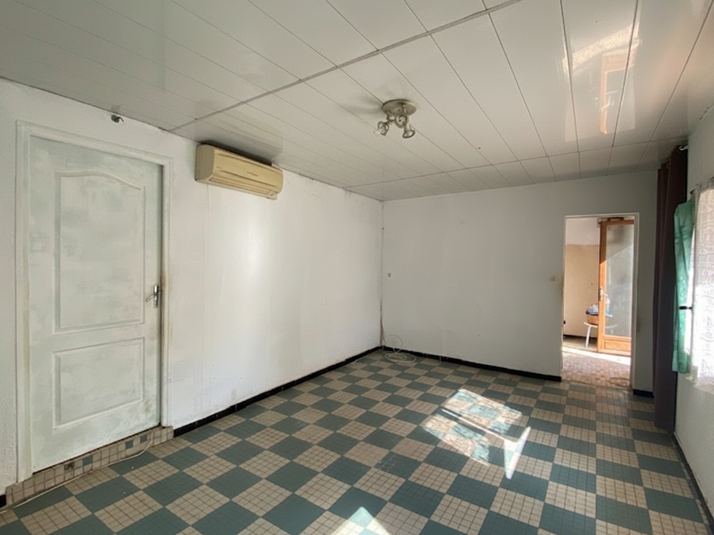 Maison à vendre - 5 pièces - 80m2 - Bourg (33710)