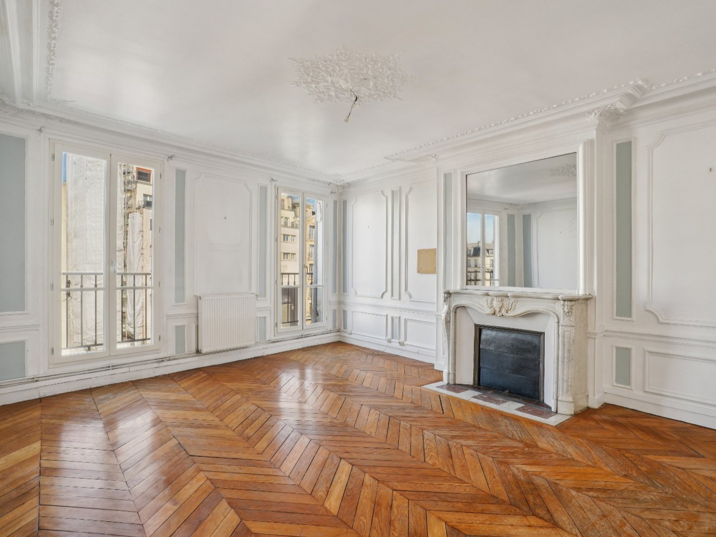 EXCLUSIVITÉ – Appartement 5 pièces - Pl de Clichy