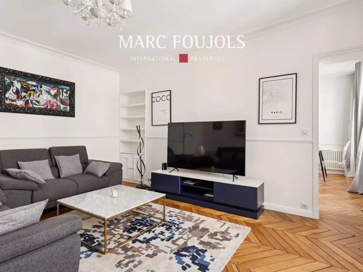 Paris VIII Triangle d'or Montaigne : appartement de 81 m² rénové meublé