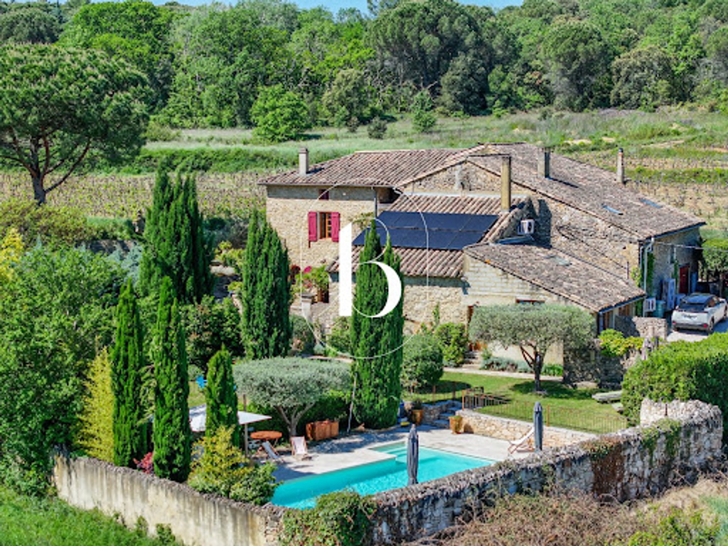 Mas provençal 12 pièces 306 m²