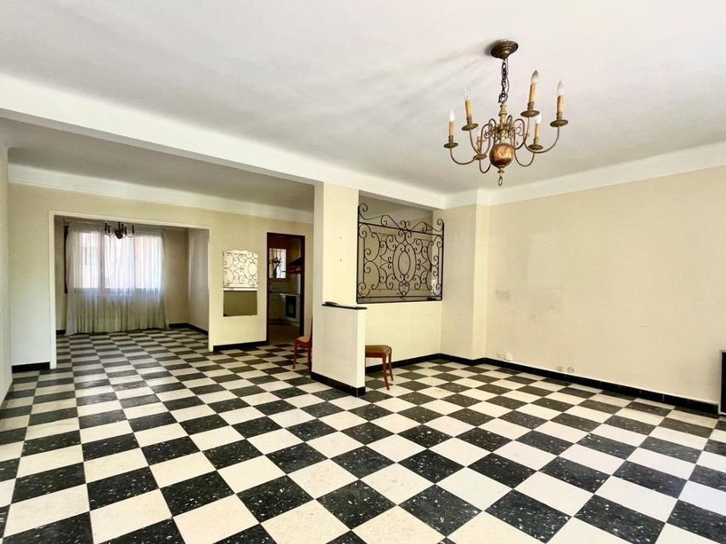 Appartement à vendre - 4 pièces - 102m2 - Aix-En-Provence (13100)