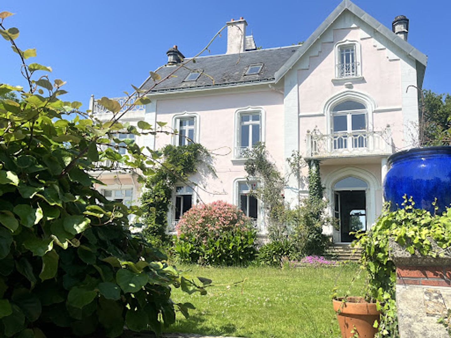 Maison 10 pièces 300 m²