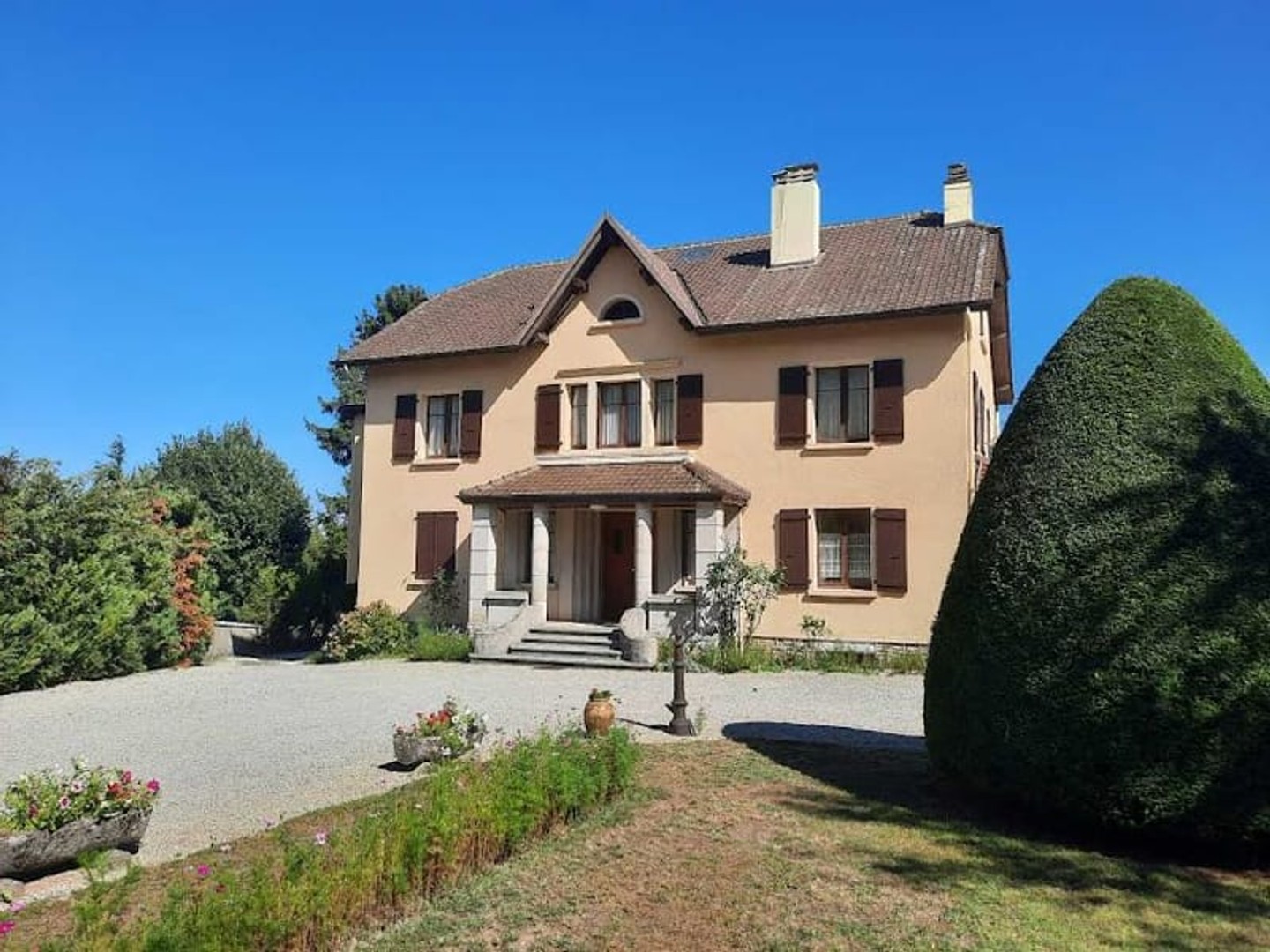 Maison 14 pièces 338 m²