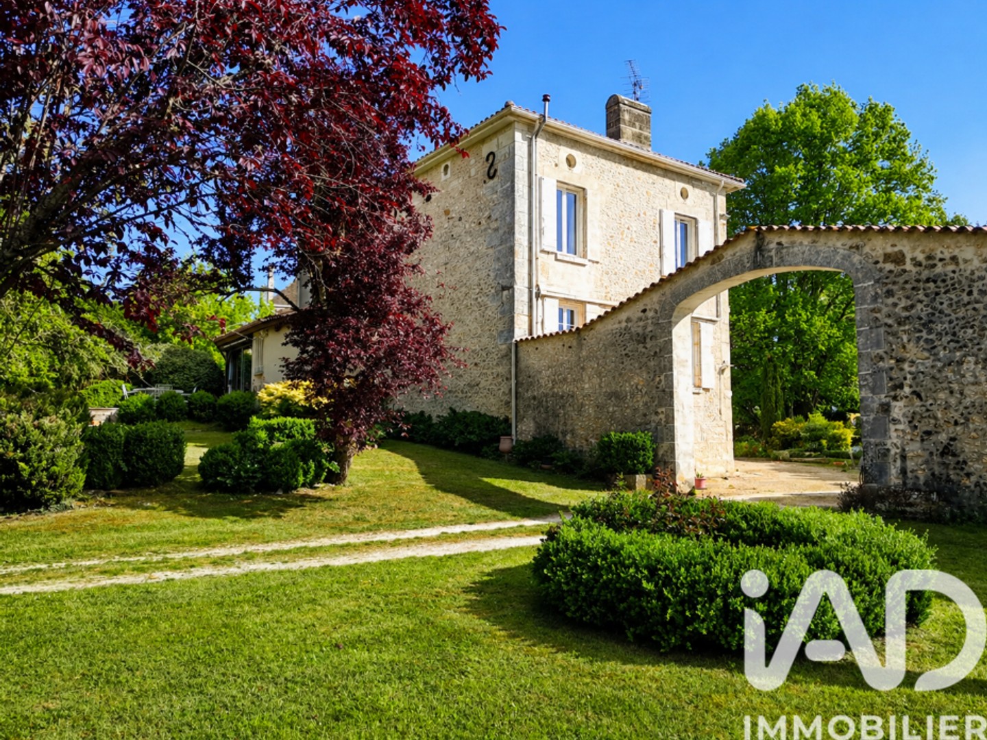 Maison à vendre - 10 pièces - 223m2 - La Clotte (17360)