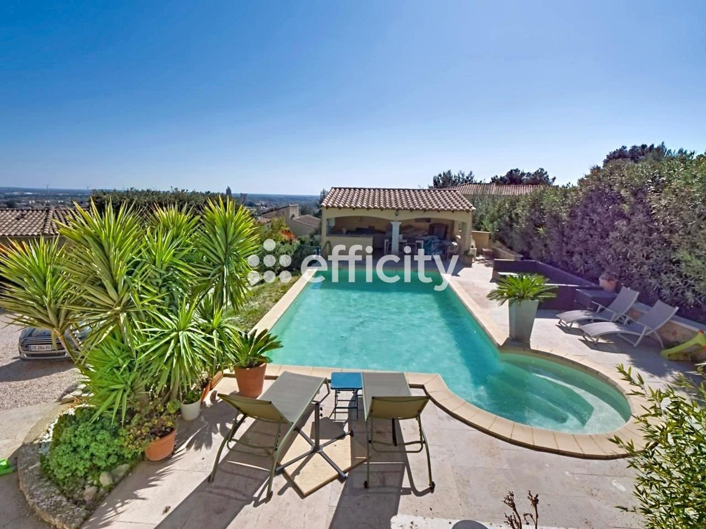 Maison à vendre - 10 pièces - 253m2 - Beaucaire (30300)