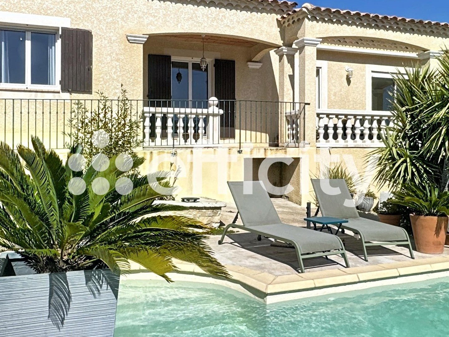 Maison à vendre - 10 pièces - 253m2 - Beaucaire (30300)
