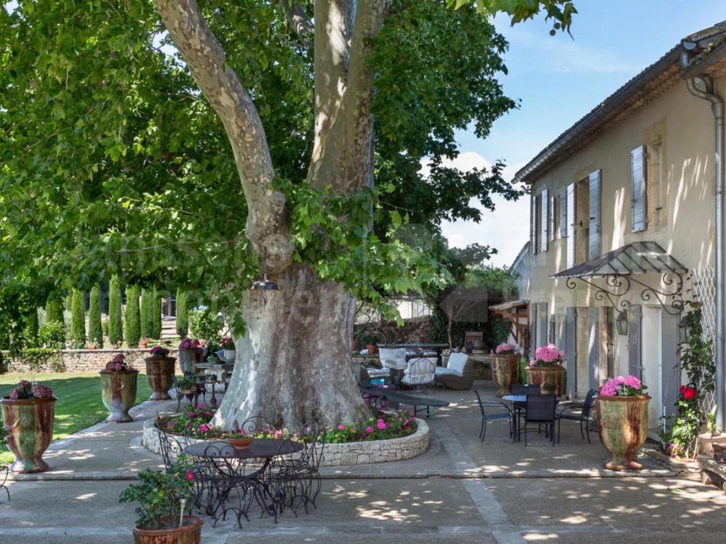 Maison 9 pièces 345 m²