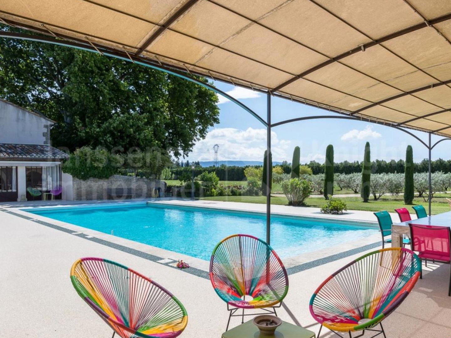 Maison à vendre - 9 pièces - 345m2 - L'isle-Sur-La-Sorgue (84800)
