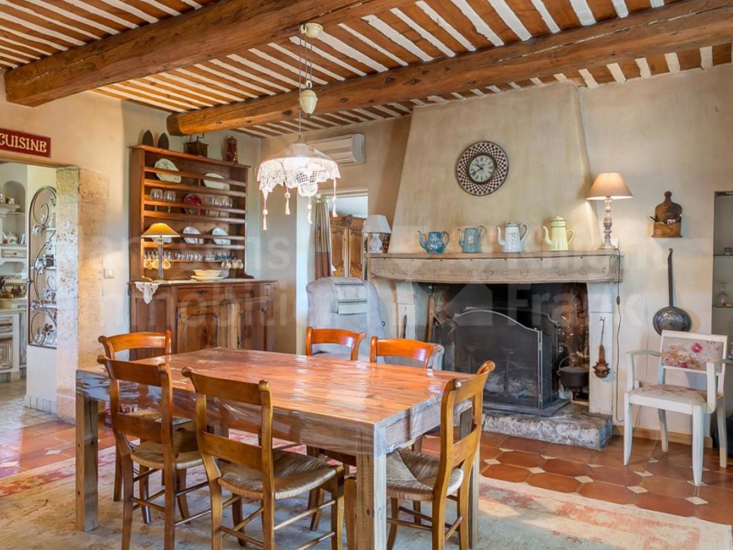 Maison à vendre - 9 pièces - 345m2 - L'isle-Sur-La-Sorgue (84800)