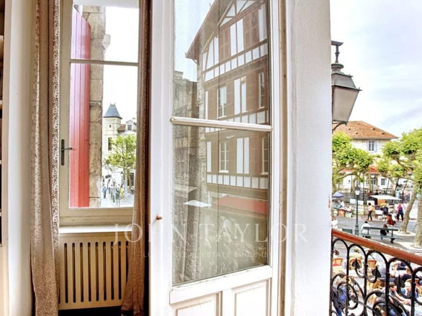 Appartement à vendre - 6 pièces - 212m2 - Saint-Jean-De-Luz (64500)