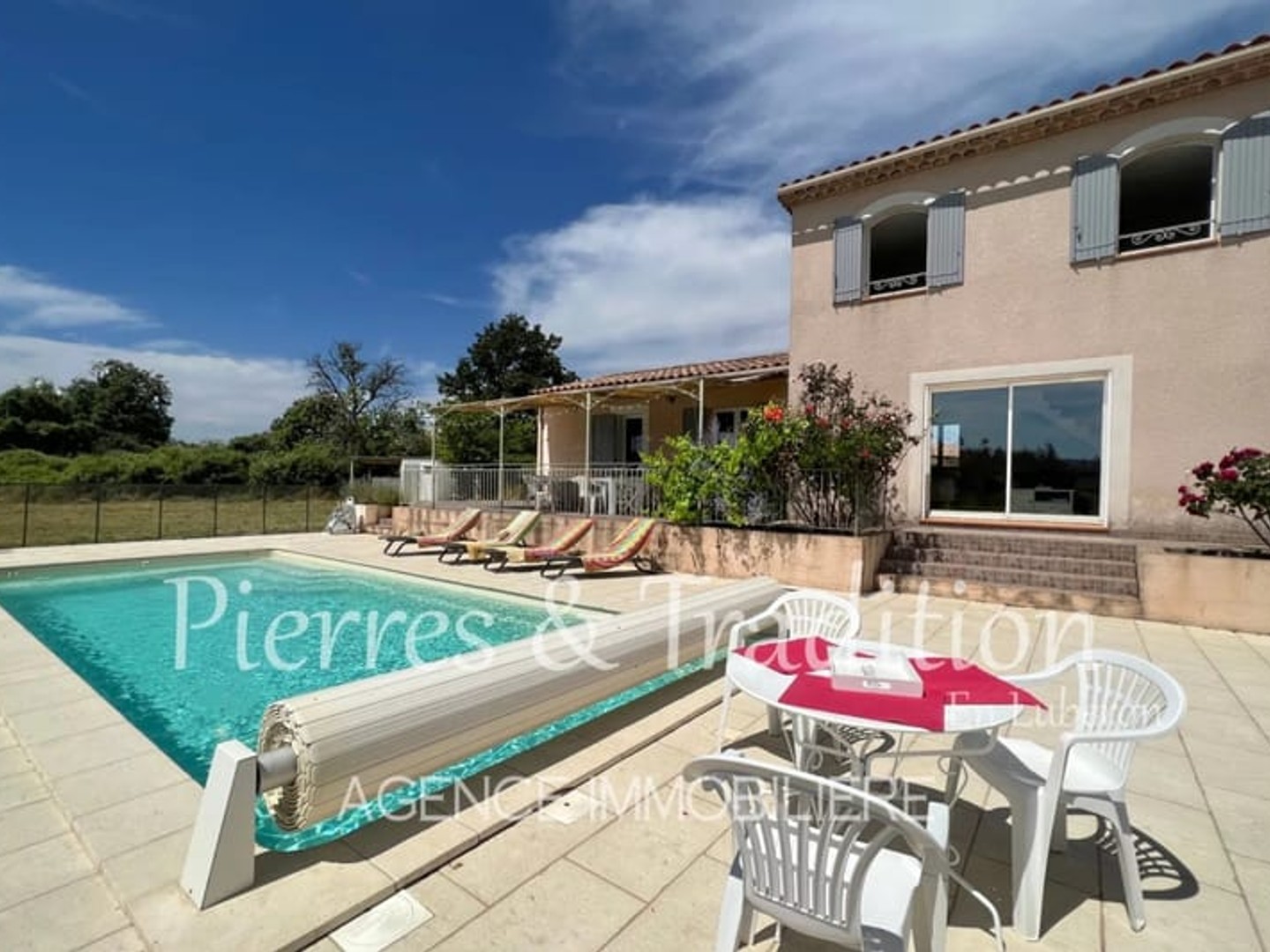 Maison à vendre - 5 pièces - 190m2 - Simiane-La-Rotonde (04150)