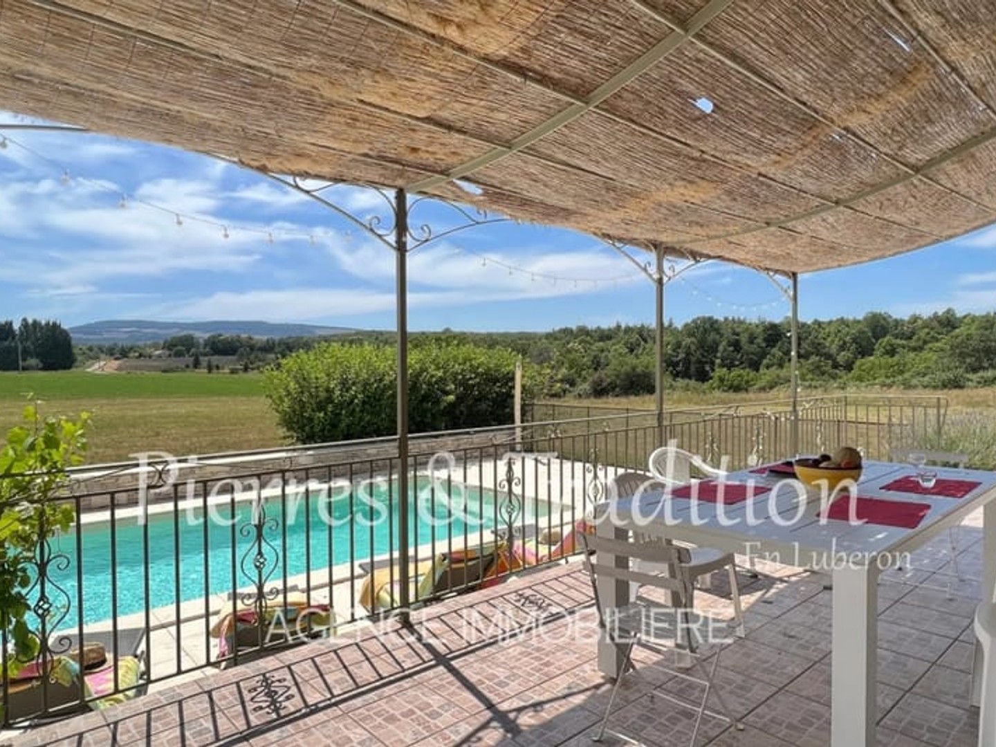 Maison à vendre - 5 pièces - 190m2 - Simiane-La-Rotonde (04150)