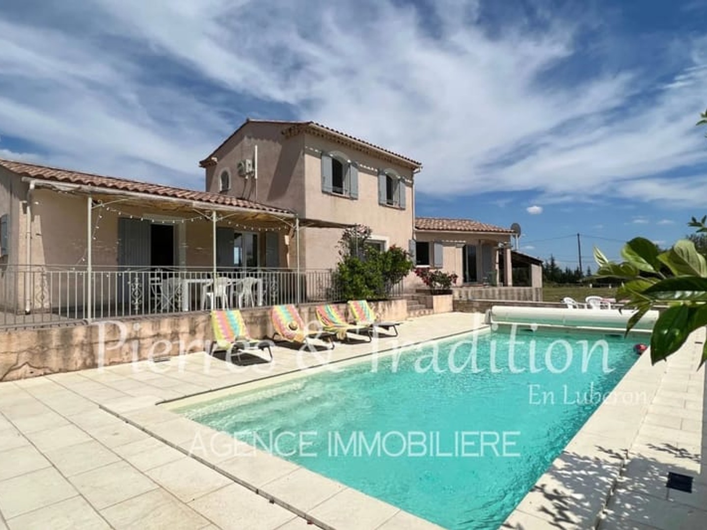 Maison à vendre - 5 pièces - 190m2 - Simiane-La-Rotonde (04150)
